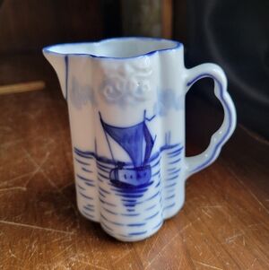 VTG 4-1/4" Delft Blue & White Eggshell Porcelain Lobed Creamer Pitcher